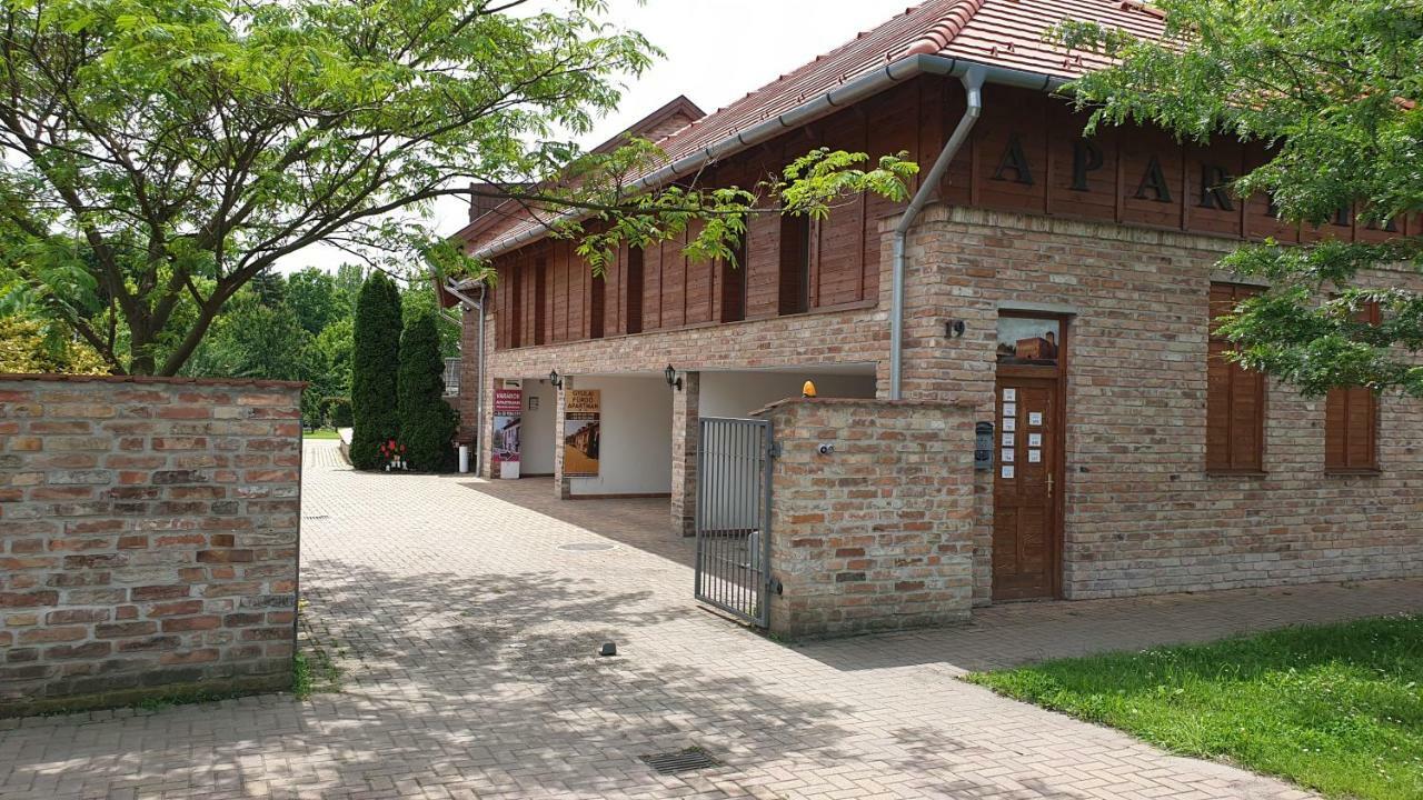 Gyulai-Fuerdo-Apartman Ii. 외부 사진